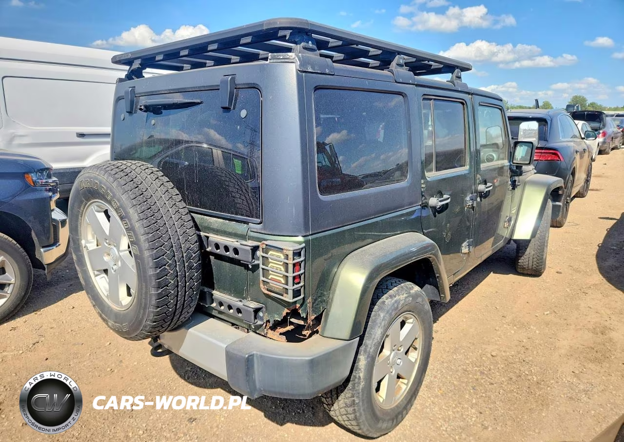 2008 Jeep Wrangler Unlimited Sahara VIN:1J4GA59198L520500 - 3