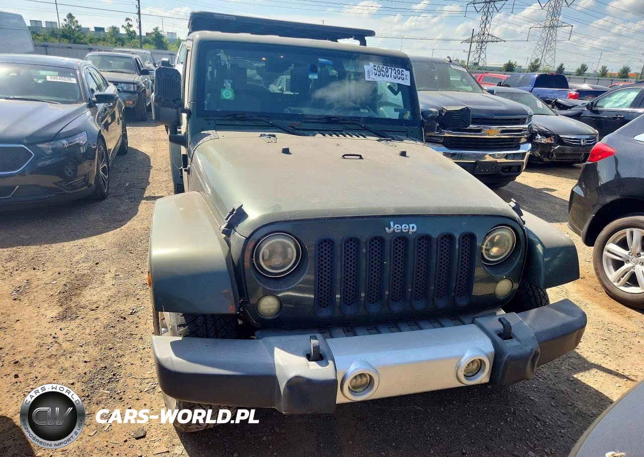 2008 Jeep Wrangler Unlimited Sahara VIN:1J4GA59198L520500 - 5