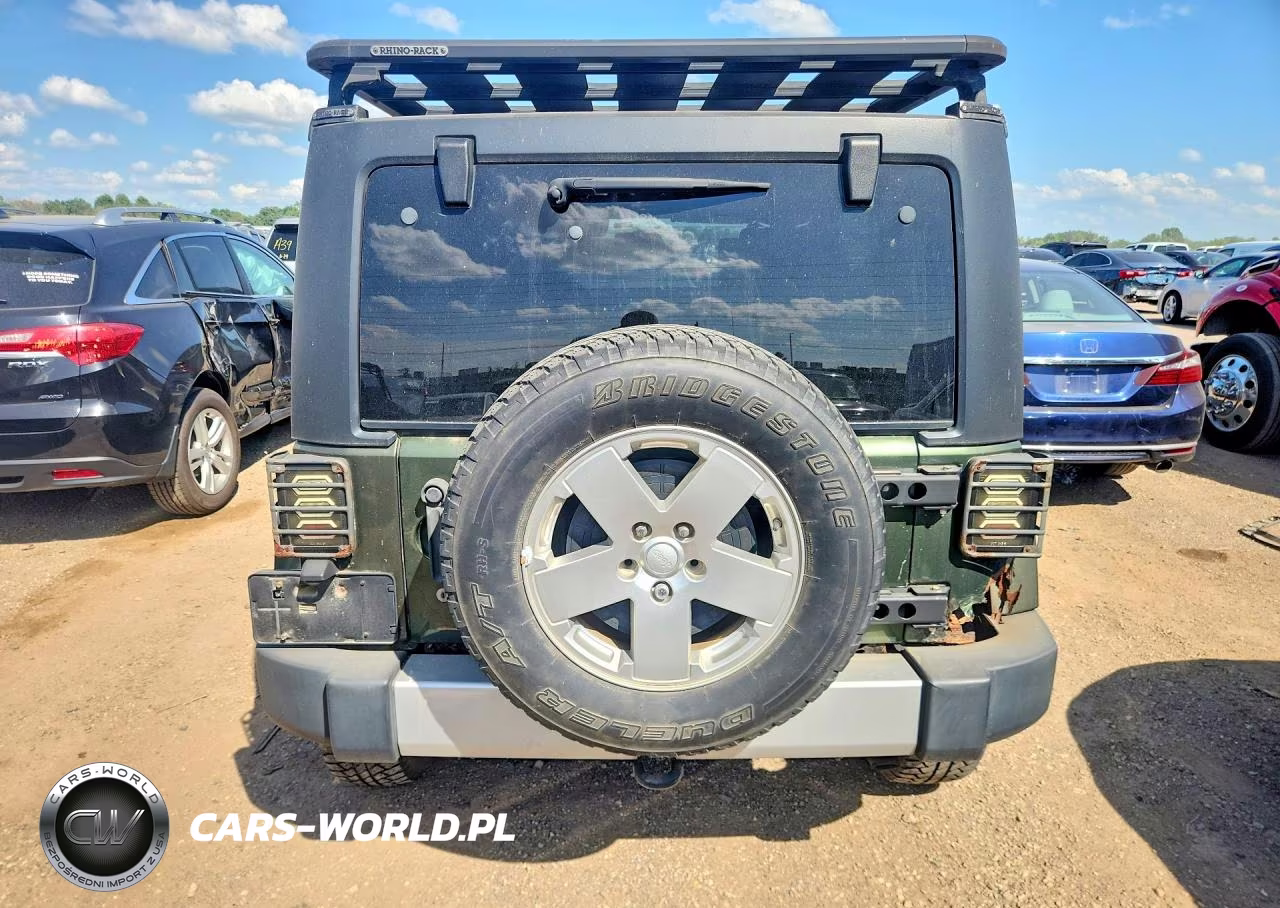 2008 Jeep Wrangler Unlimited Sahara VIN:1J4GA59198L520500 - 6
