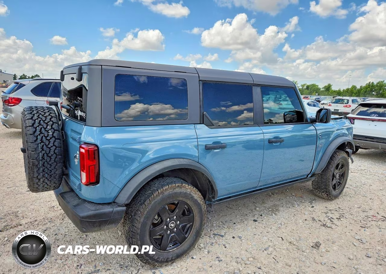 2023 Ford Bronco Base VIN:1FMEE5DH7PLB09905 - 3