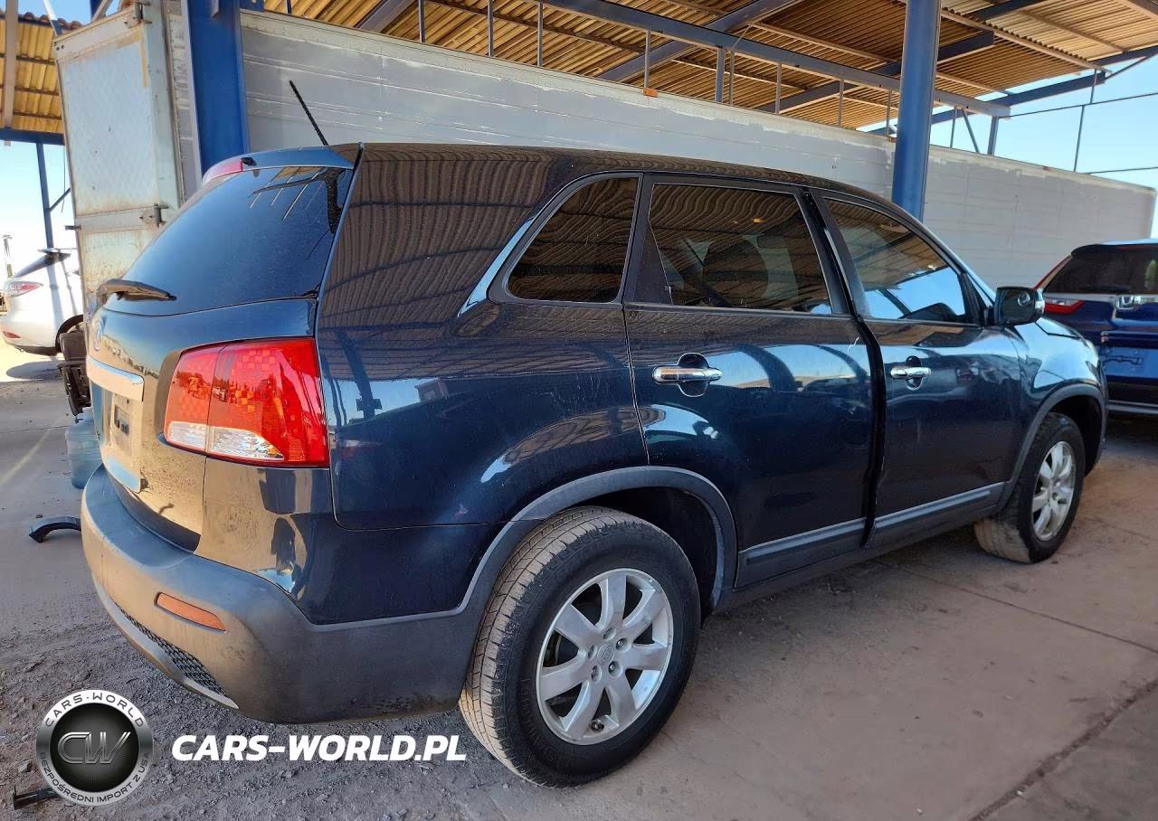 2012 Kia Sorento Lx VIN:5XYKT3A14CG197150 - 3