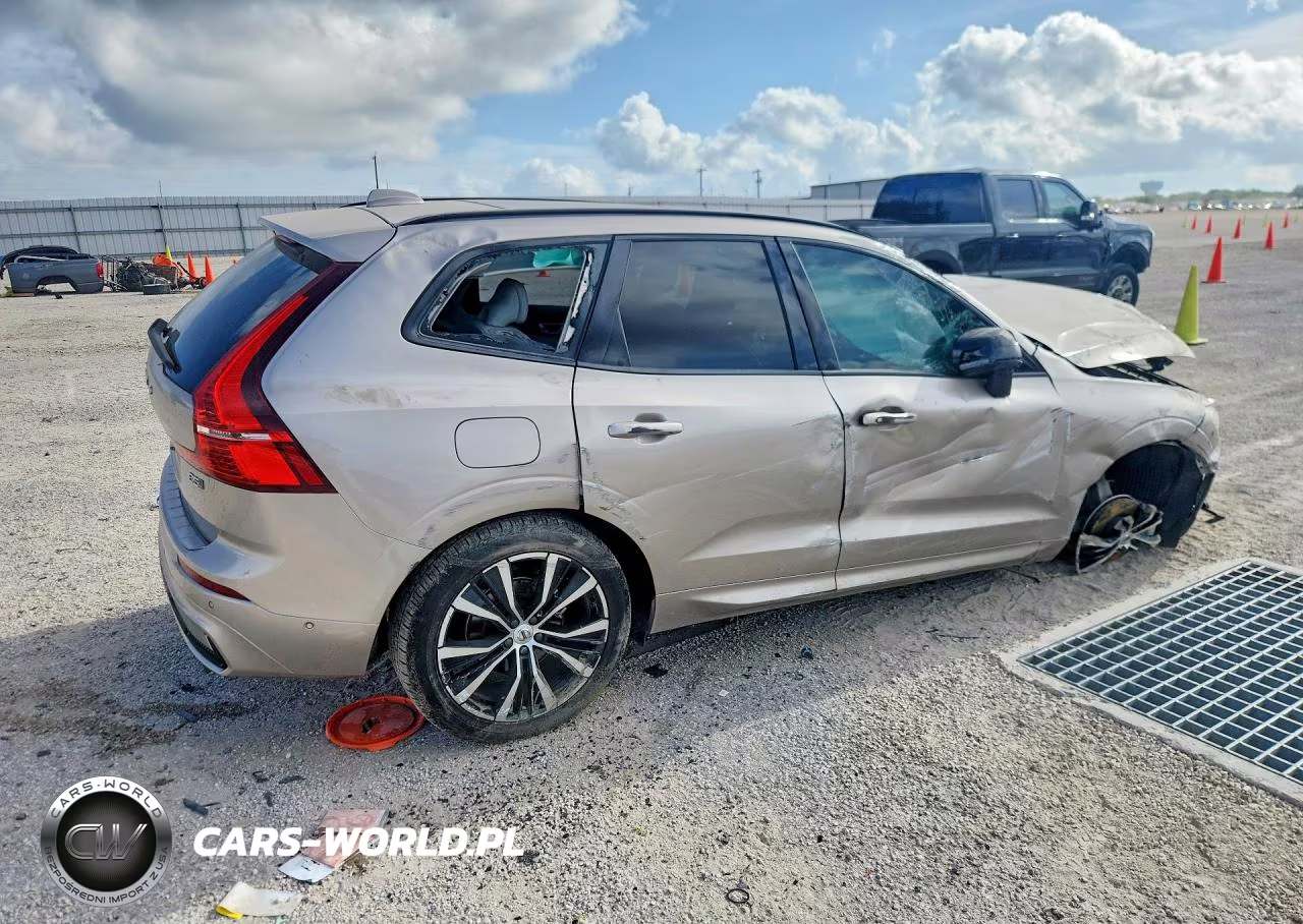 2025 Volvo Xc60 Plus VIN:YV4M12RC4S1074152 - 3