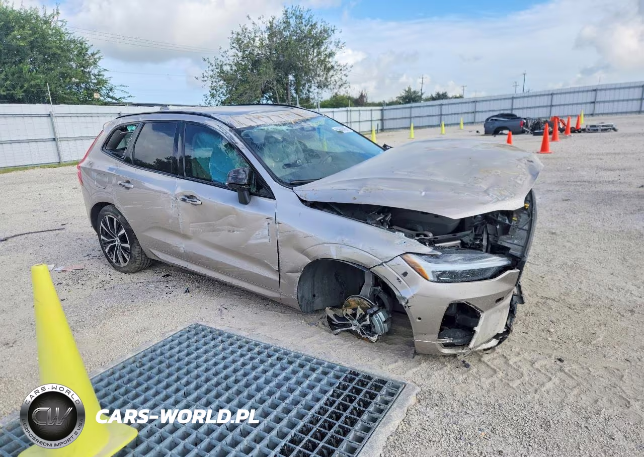 2025 Volvo Xc60 Plus VIN:YV4M12RC4S1074152 - 4