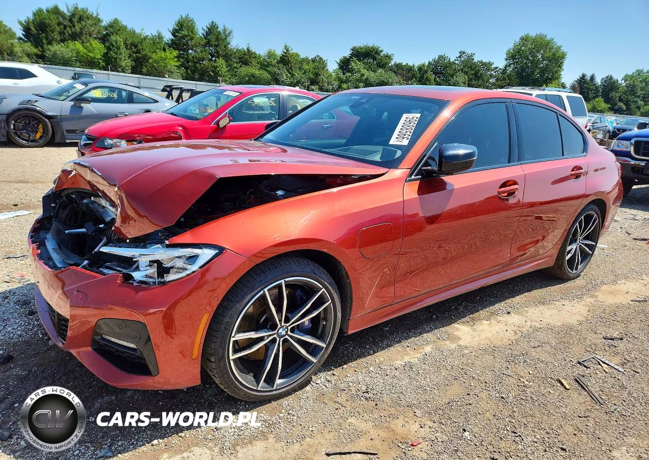 2021 BMW 330Xe – zdjęcie 1 z 12