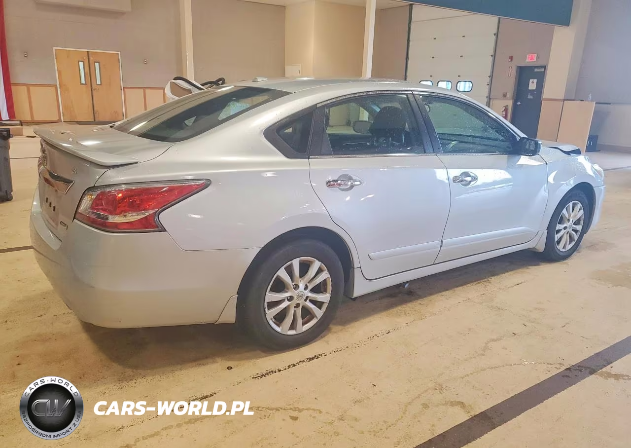 2014 Nissan Altima 2.5 S VIN:1N4AL3AP4EN232089 - 3