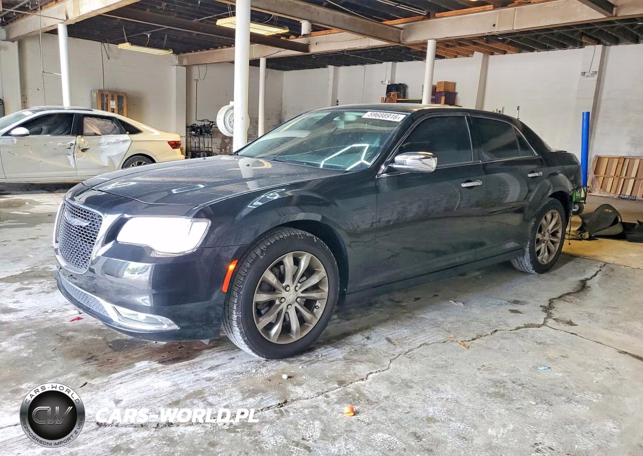 2017 Chrysler 300C – zdjęcie 1 z 13