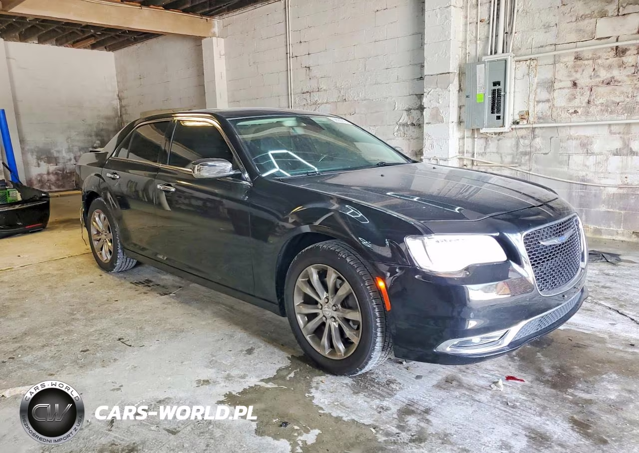 2017 Chrysler 300C VIN:2C3CCAKG2HH571540 - 4