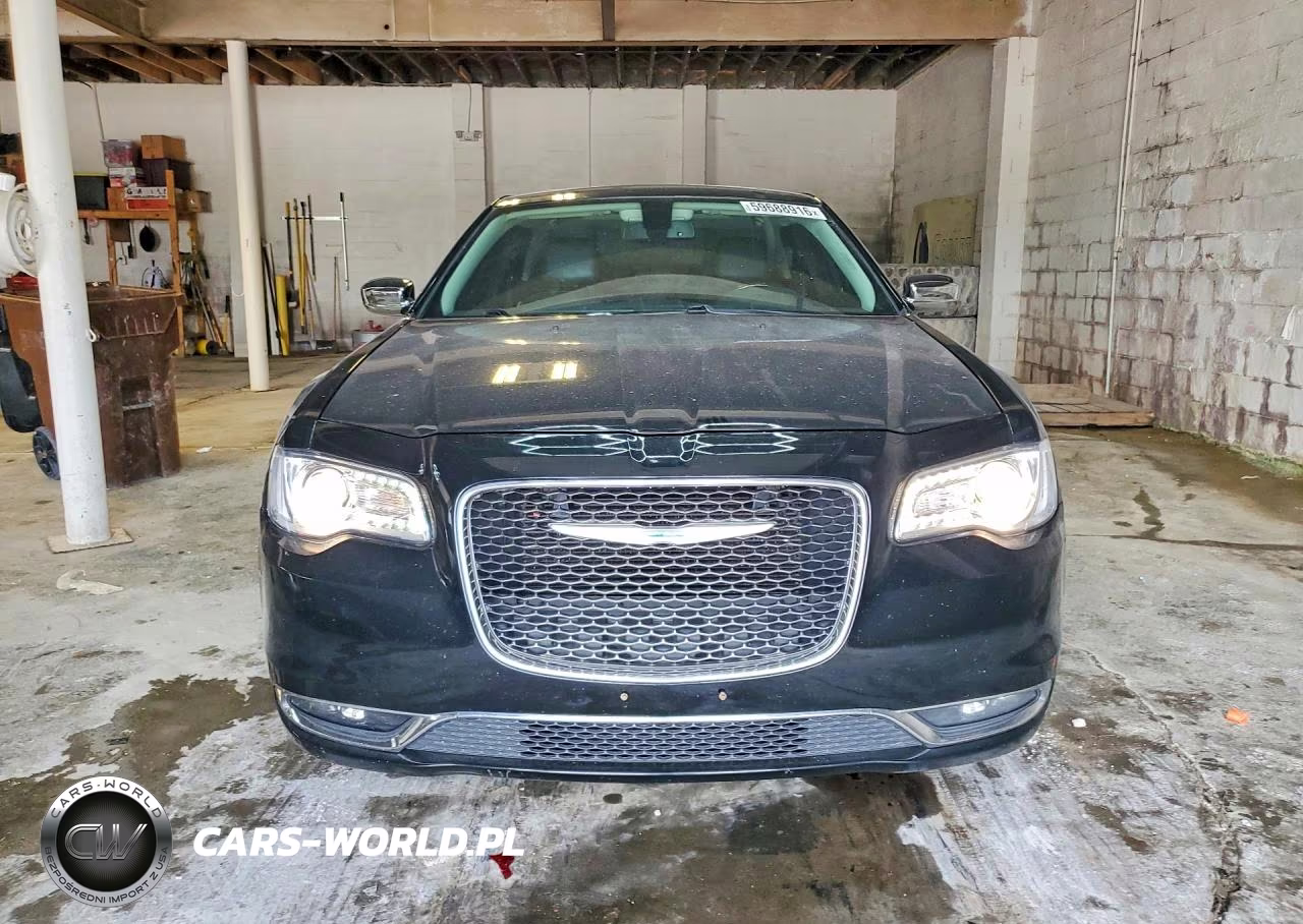2017 Chrysler 300C VIN:2C3CCAKG2HH571540 - 5
