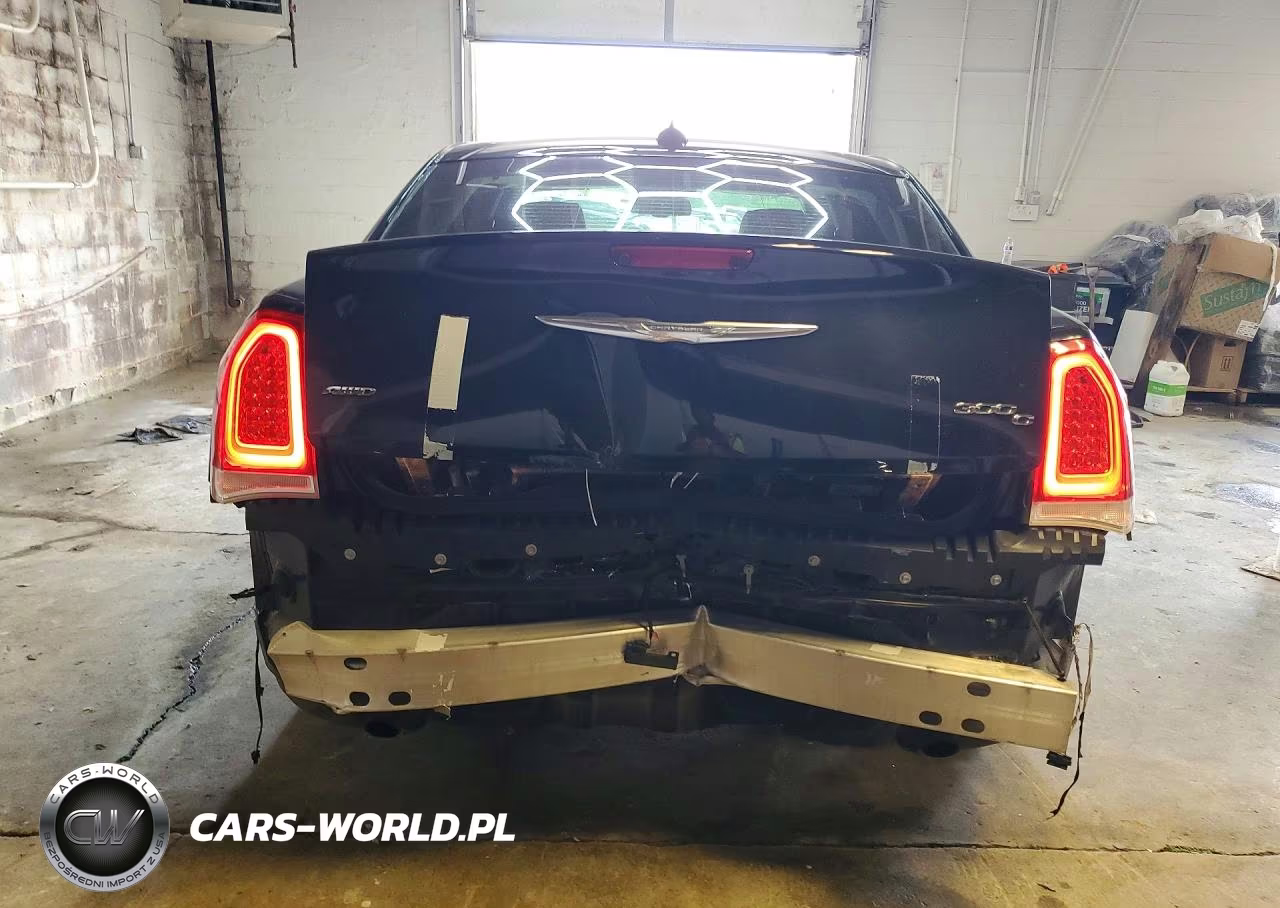 2017 Chrysler 300C VIN:2C3CCAKG2HH571540 - 6