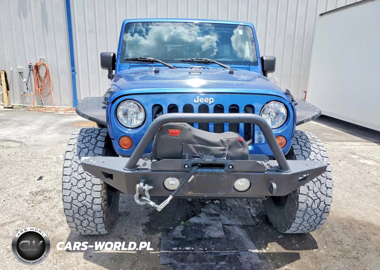 2010 Jeep Wrangler Unlimited Sahara VIN:1J4BA5H15AL196477 - 5