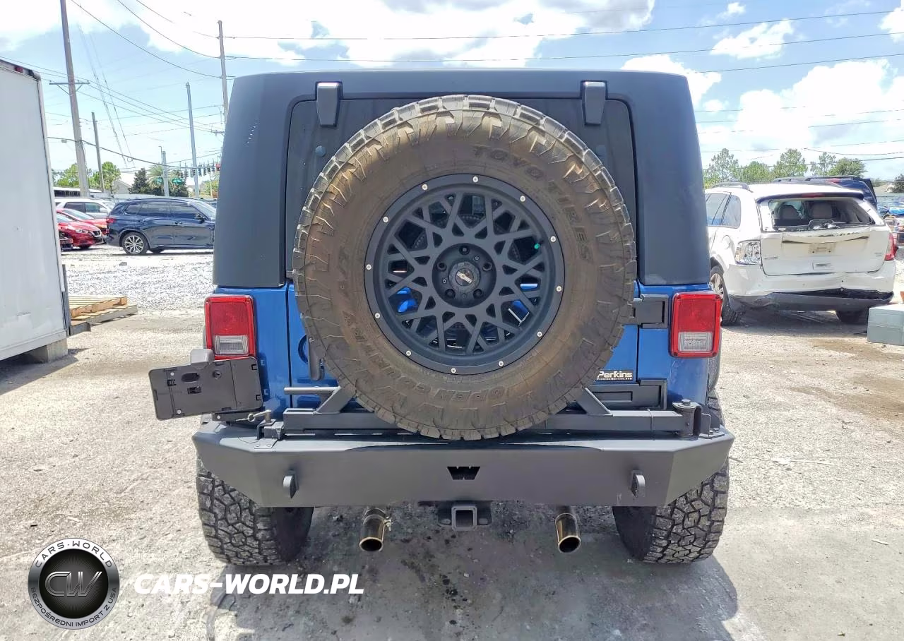 2010 Jeep Wrangler Unlimited Sahara VIN:1J4BA5H15AL196477 - 6