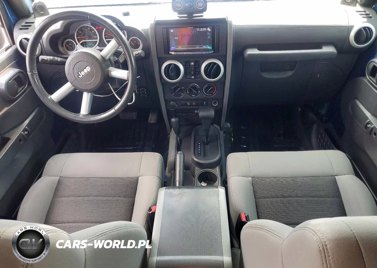 2010 Jeep Wrangler Unlimited Sahara VIN:1J4BA5H15AL196477 - 8