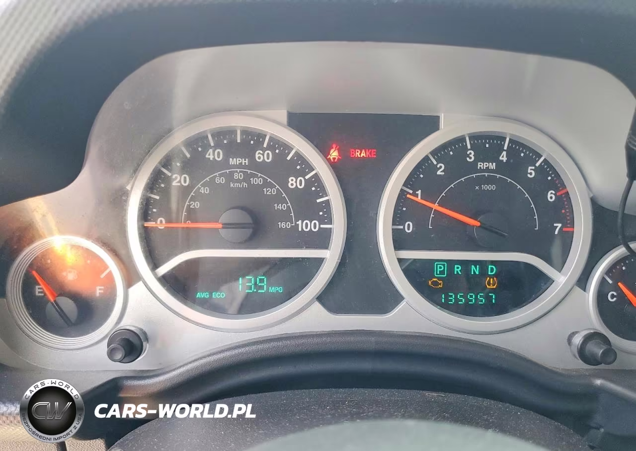 2010 Jeep Wrangler Unlimited Sahara VIN:1J4BA5H15AL196477 - 9