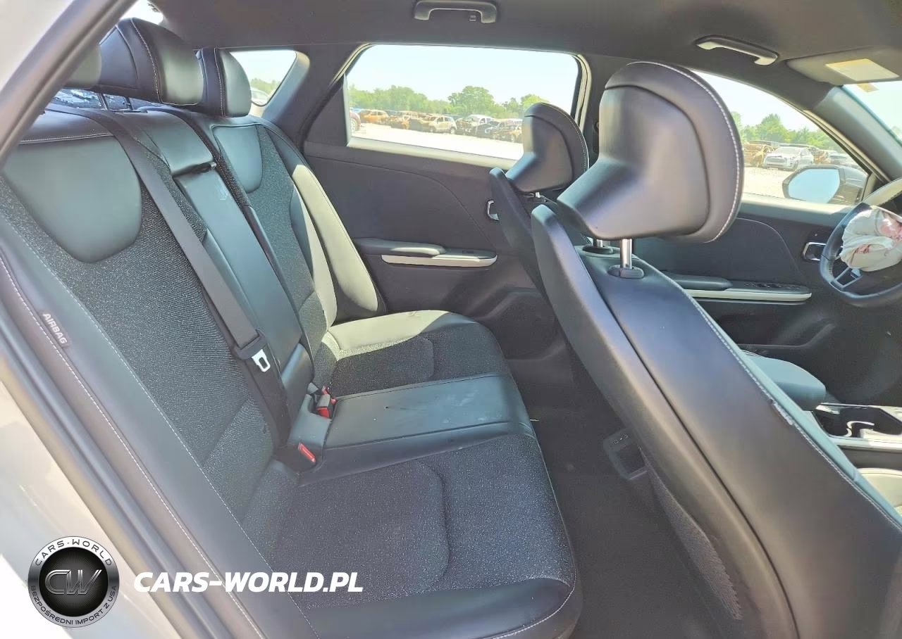 2025 Kia K4 Gt Line VIN:3KPFW4DE9SE109511 - 10