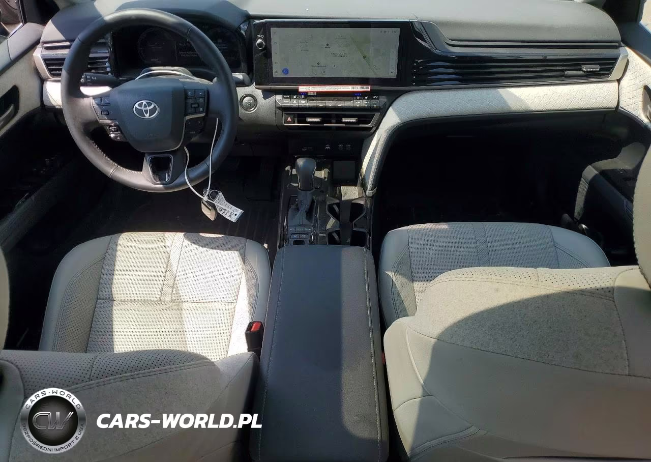2026 Toyota Camry Xle VIN:4T1DBADK8TU555090 - 8