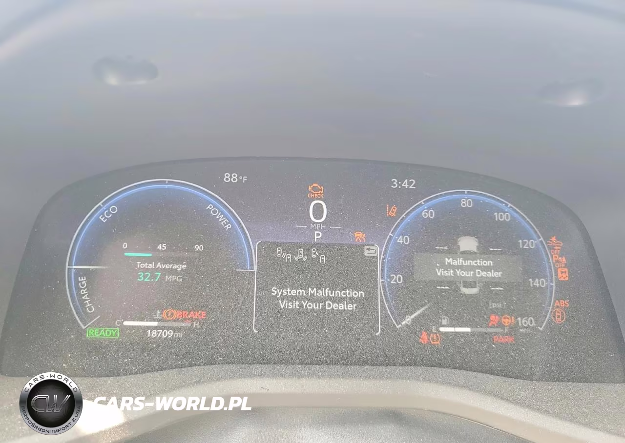 2026 Toyota Camry Xle VIN:4T1DBADK8TU555090 - 9