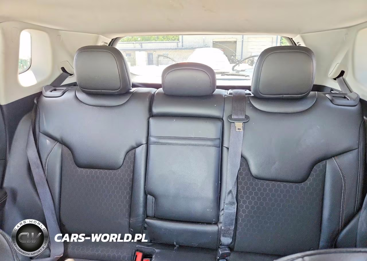 2018 Jeep Compass Latitude VIN:3C4NJDBB8JT284376 - 10