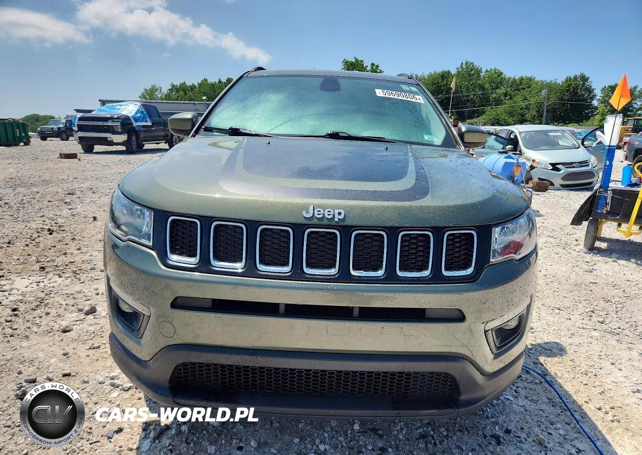2018 Jeep Compass Latitude VIN:3C4NJDBB8JT284376 - 5
