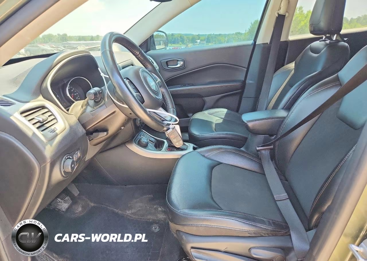 2018 Jeep Compass Latitude VIN:3C4NJDBB8JT284376 - 7