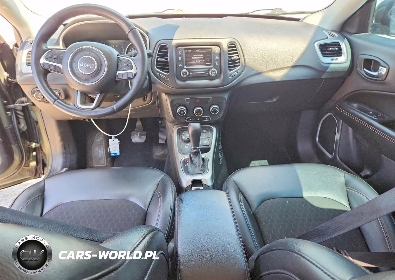 2018 Jeep Compass Latitude VIN:3C4NJDBB8JT284376 - 8
