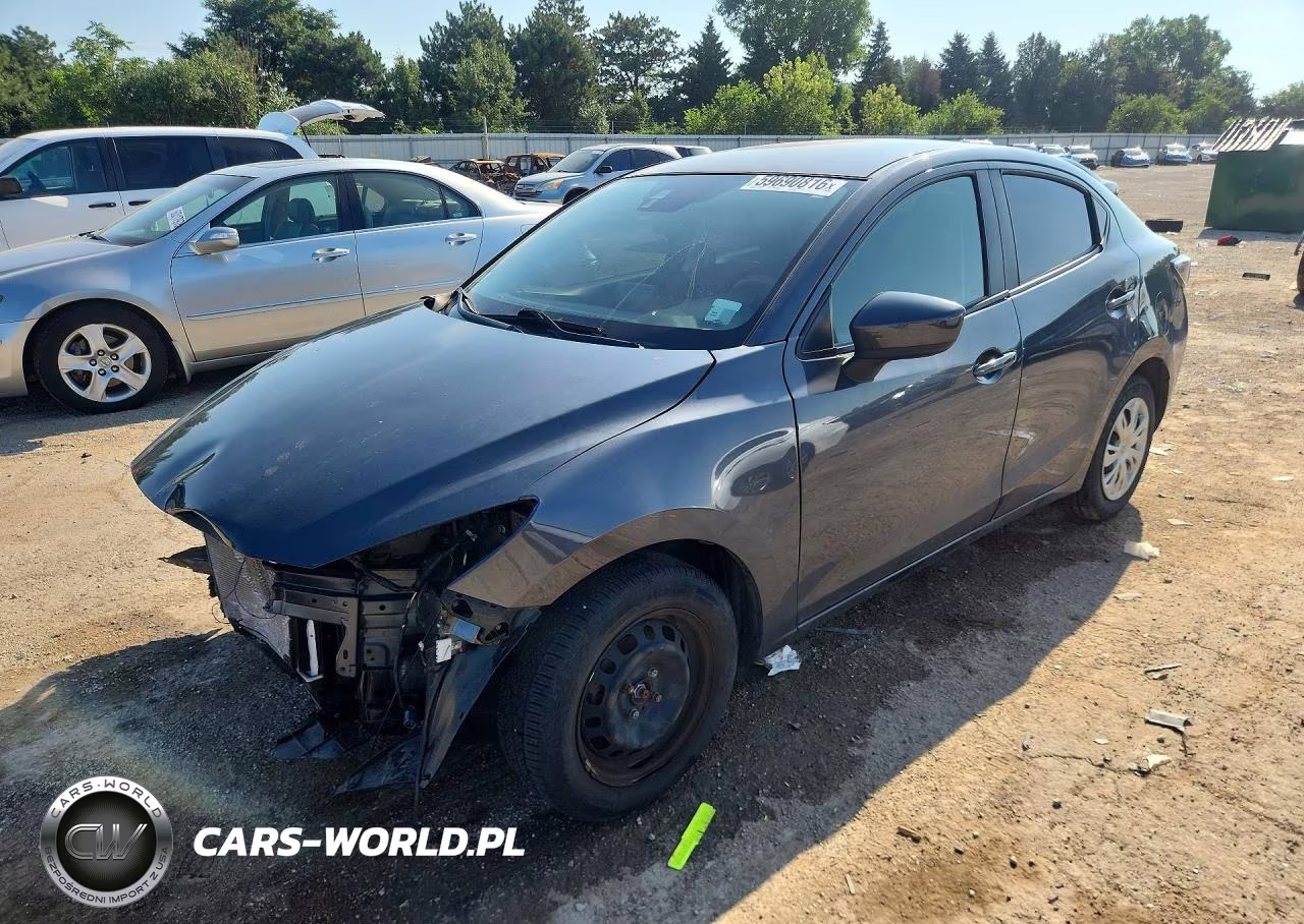 2019 Toyota Yaris L – zdjęcie 1 z 13