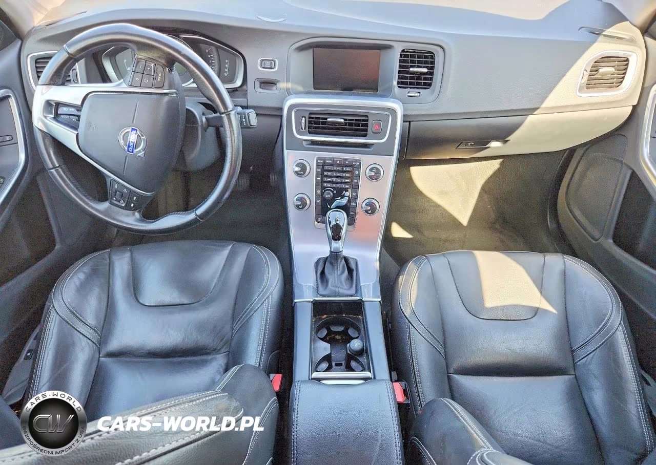 2017 Volvo S60 VIN:YV126MFL4H2431418 - 8