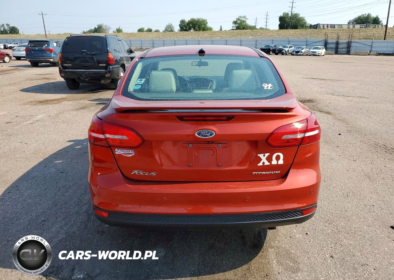 2018 Ford Focus Titanium VIN:1FADP3J25JL271771 - 6
