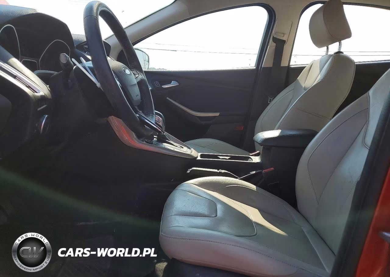 2018 Ford Focus Titanium VIN:1FADP3J25JL271771 - 7