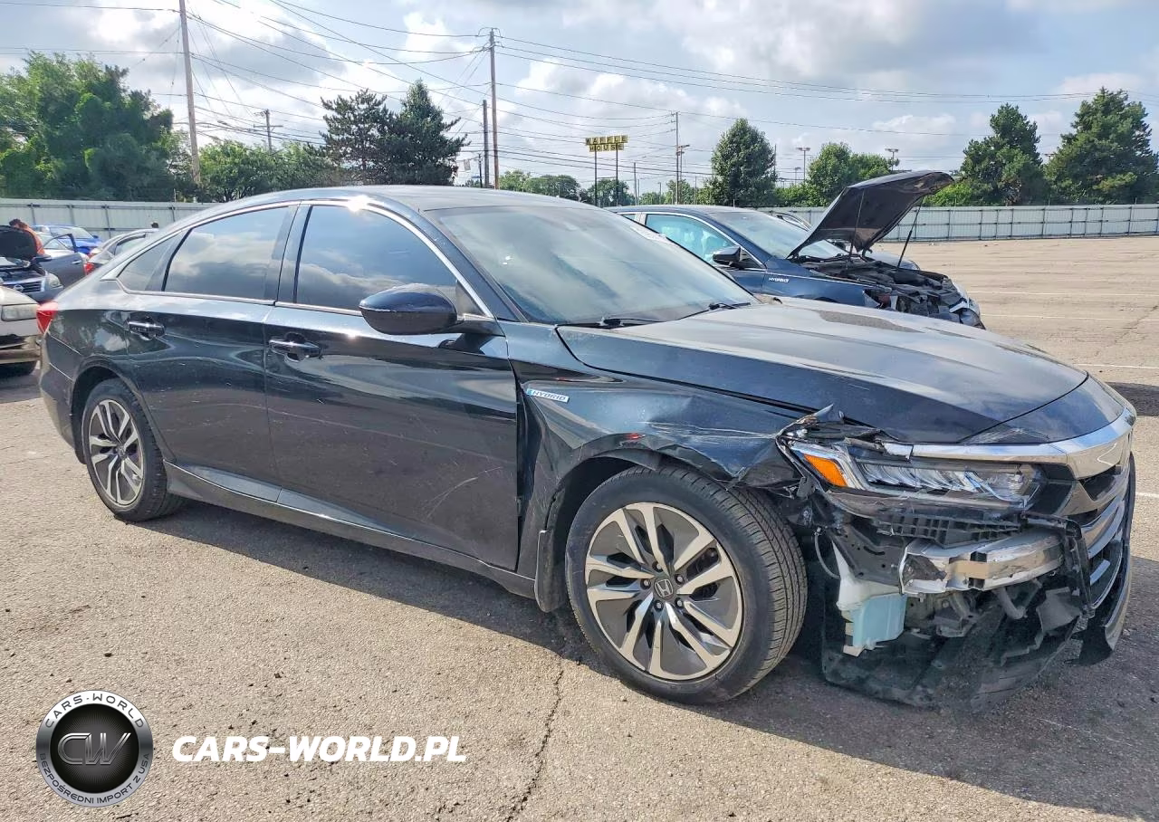 2018 Honda Accord Hybrid VIN:1HGCV3F19JA001502 - 4