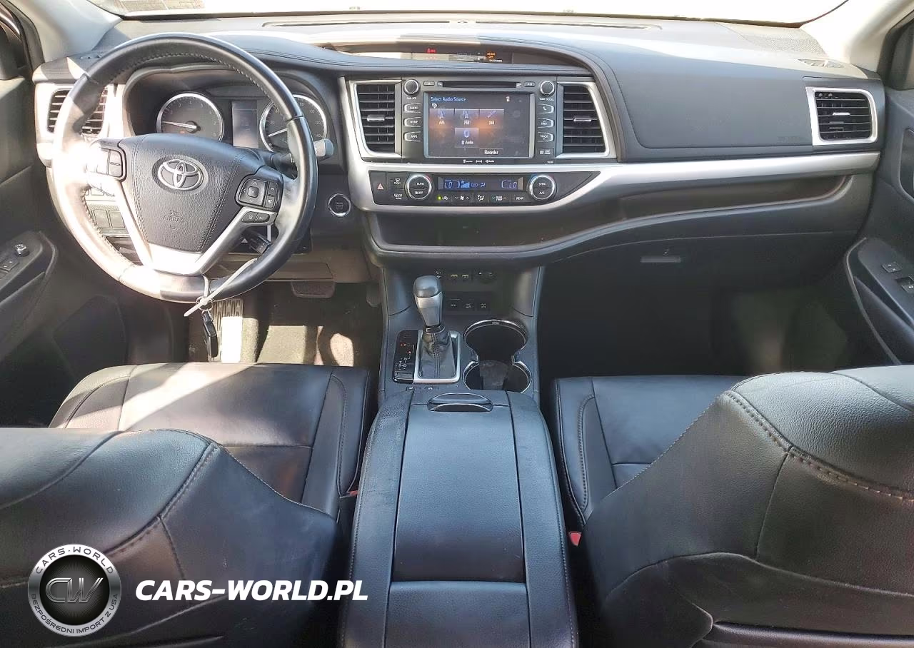 2019 Toyota Highlander Xle VIN:5TDJZRFH3KS745031 - 8