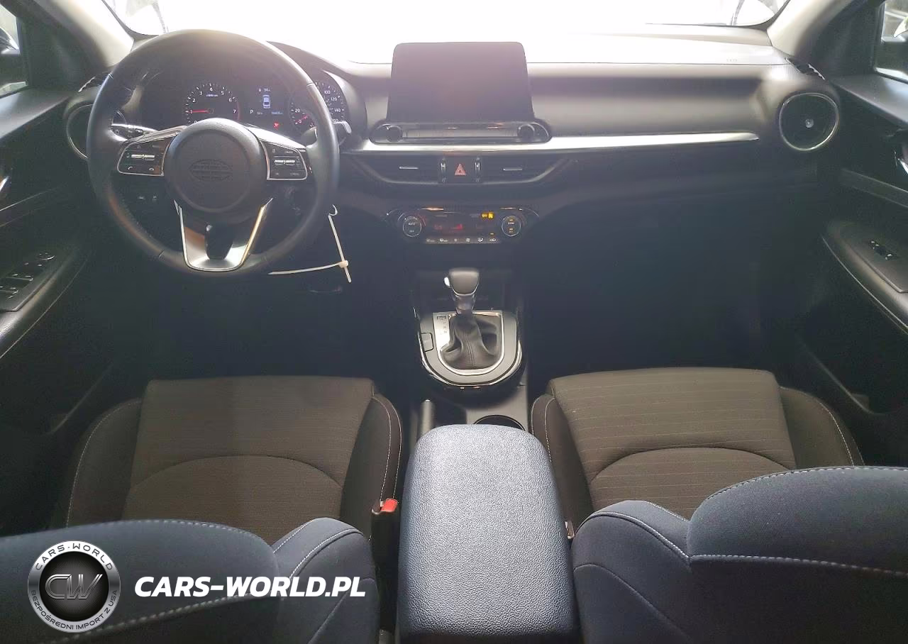 2019 Kia Forte S VIN:3KPF34AD8KE072696 - 8
