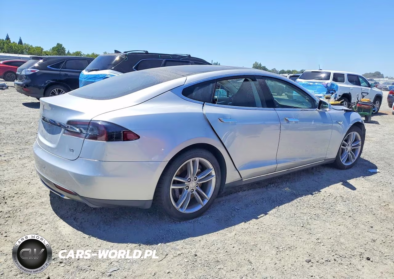 2013 Tesla Model S VIN:5YJSA1CN5DFP07170 - 3