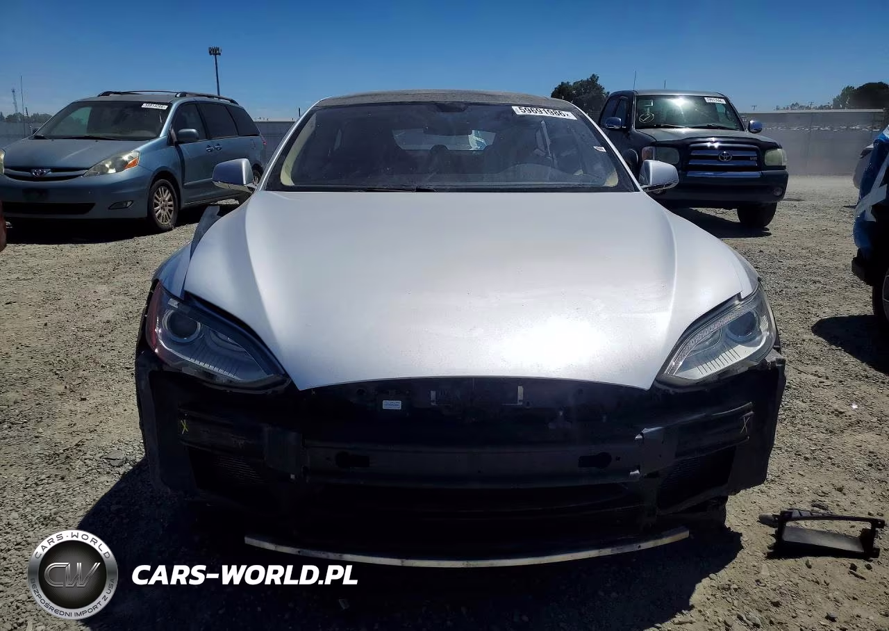 2013 Tesla Model S VIN:5YJSA1CN5DFP07170 - 5