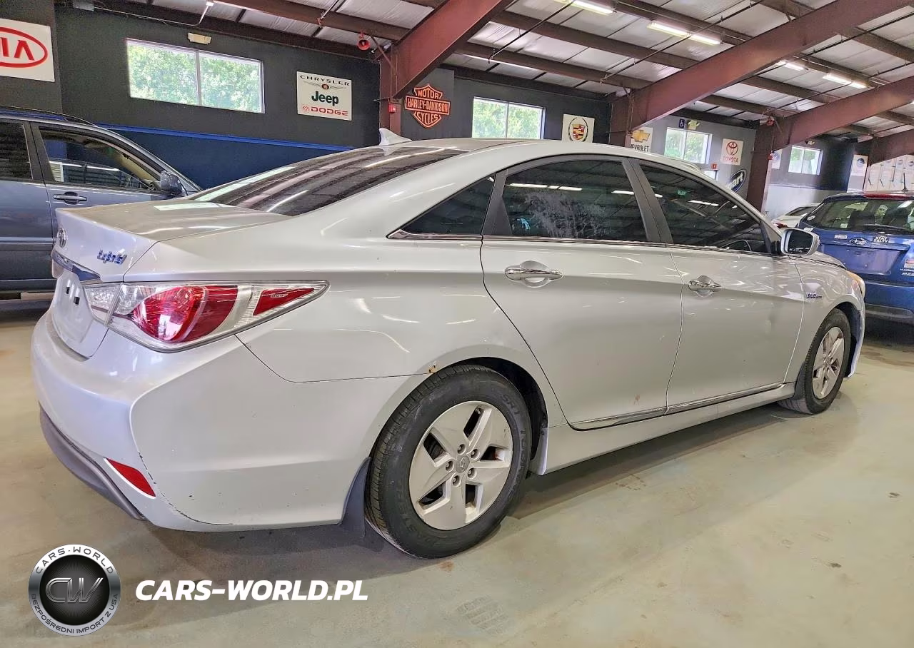 2011 Hyundai Sonata Hybrid VIN:KMHEC4A48BA004778 - 3