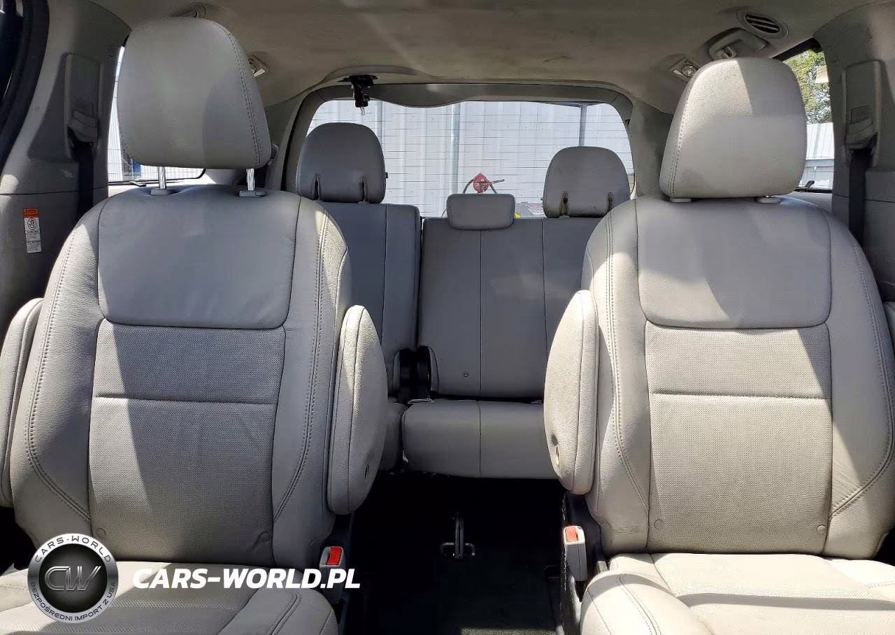 2017 Toyota Sienna Limited Premium 7-Passenger VIN:5TDDZ3DCXHS186152 - 10
