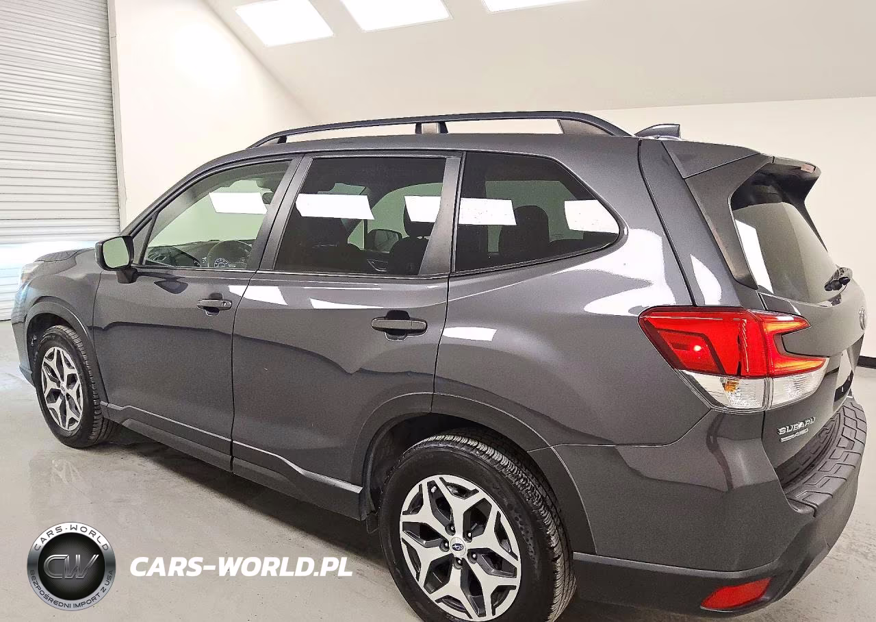 2021 Subaru Forester Premium VIN:JF2SKAJC0MH516241 - 2