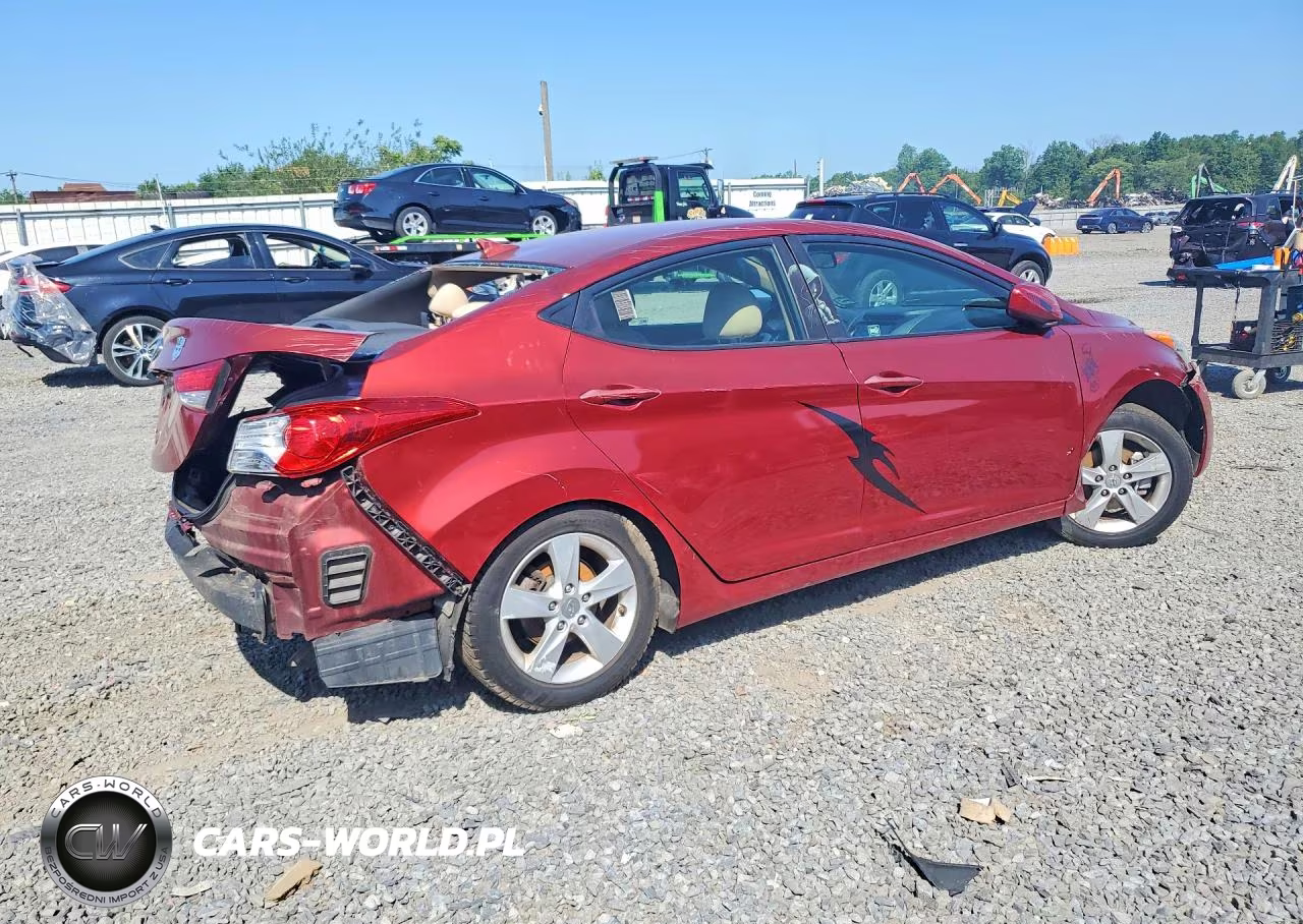2013 Hyundai Elantra VIN:5NPDH4AE1DH392457 - 3