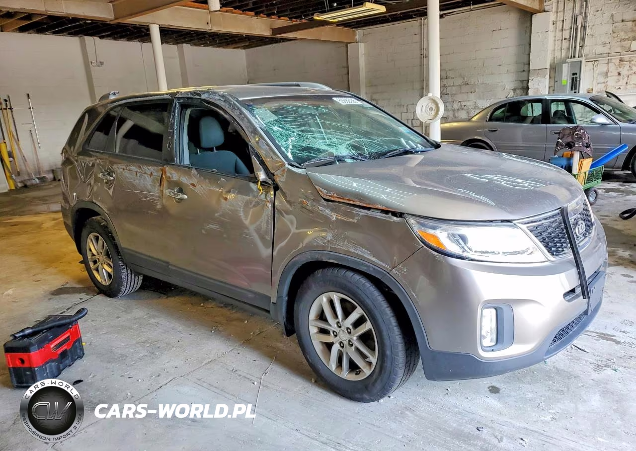 2014 Kia Sorento Lx VIN:5XYKT4A68EG509135 - 4