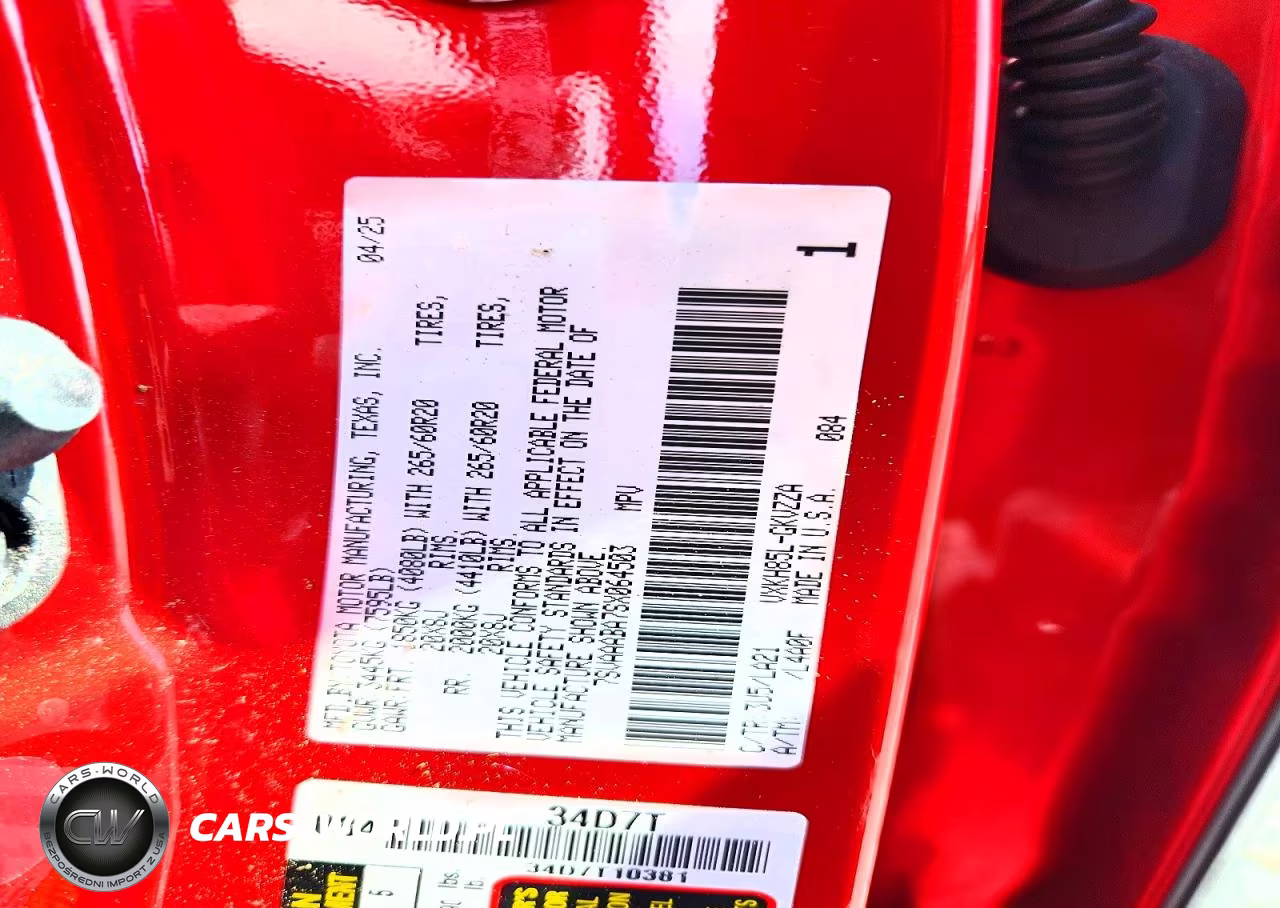 2025 Toyota Sequoia Platinum VIN:7SVAAABA7SX064503 - 13