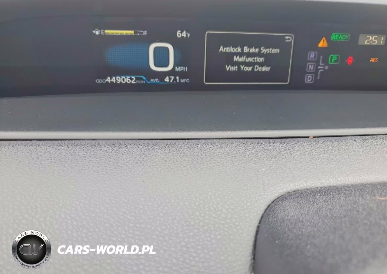2017 Toyota Prius Two VIN:JTDKBRFU1H3546754 - 9
