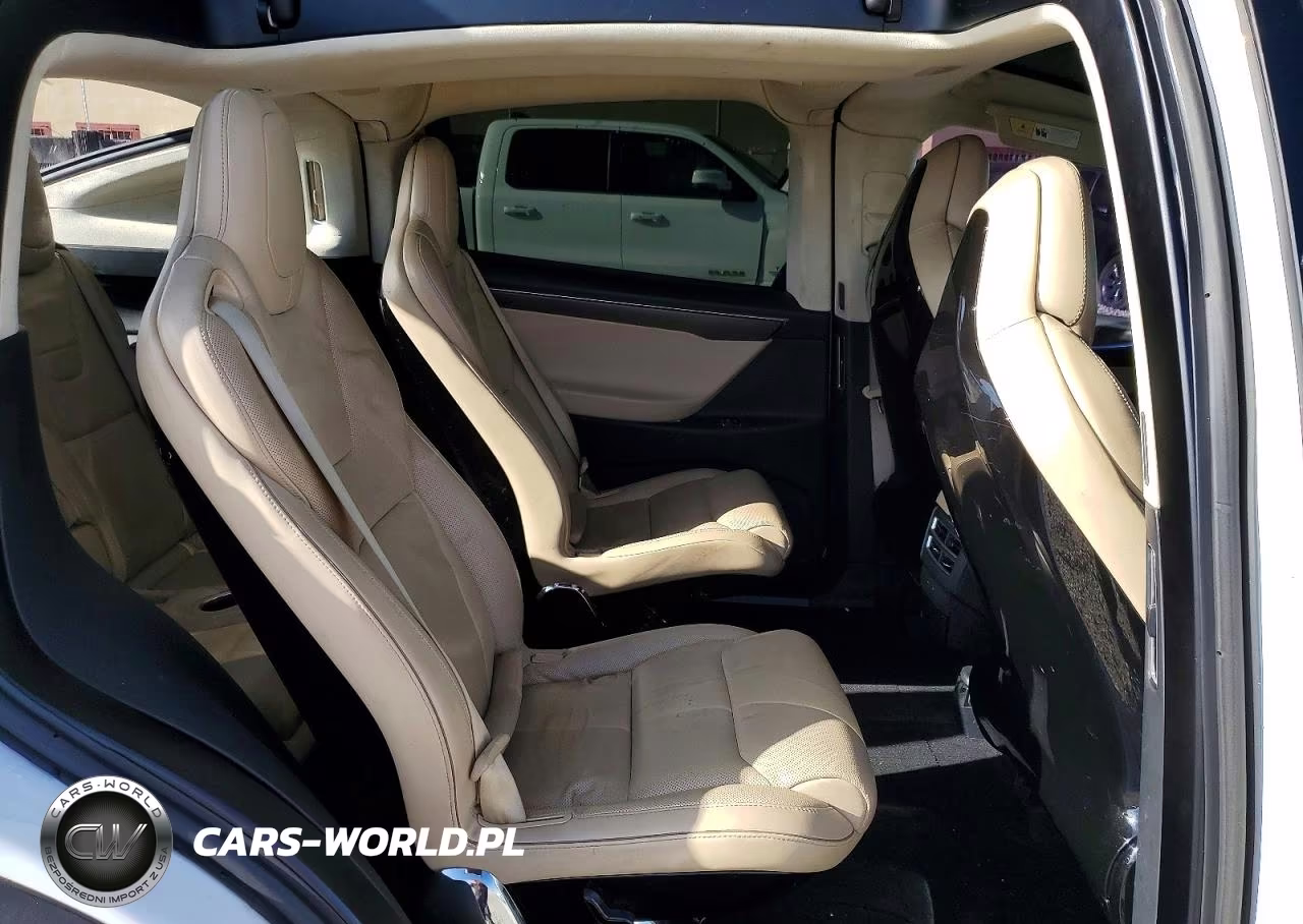 2016 Tesla Model X VIN:5YJXCBE48GFS00908 - 10