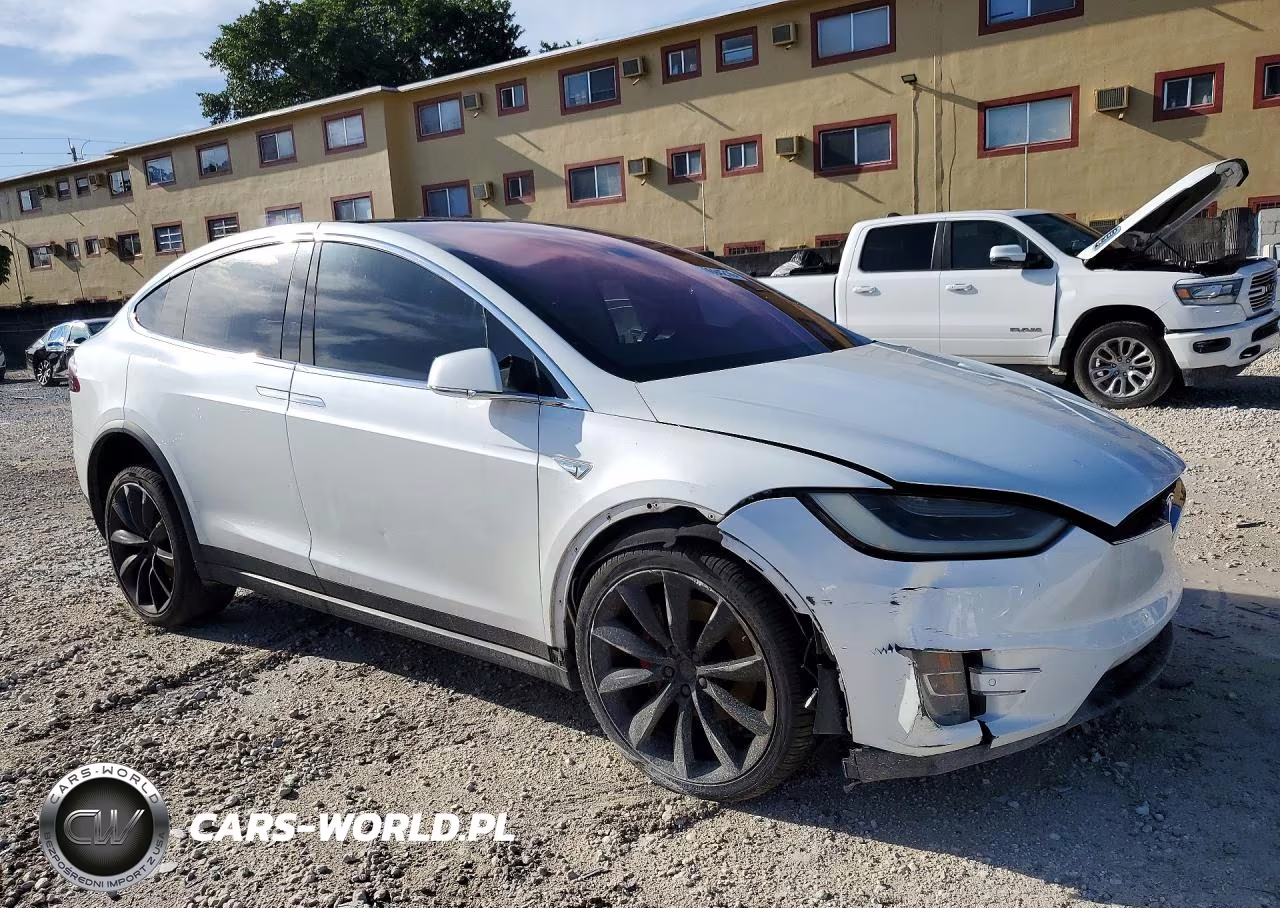 2016 Tesla Model X VIN:5YJXCBE48GFS00908 - 4