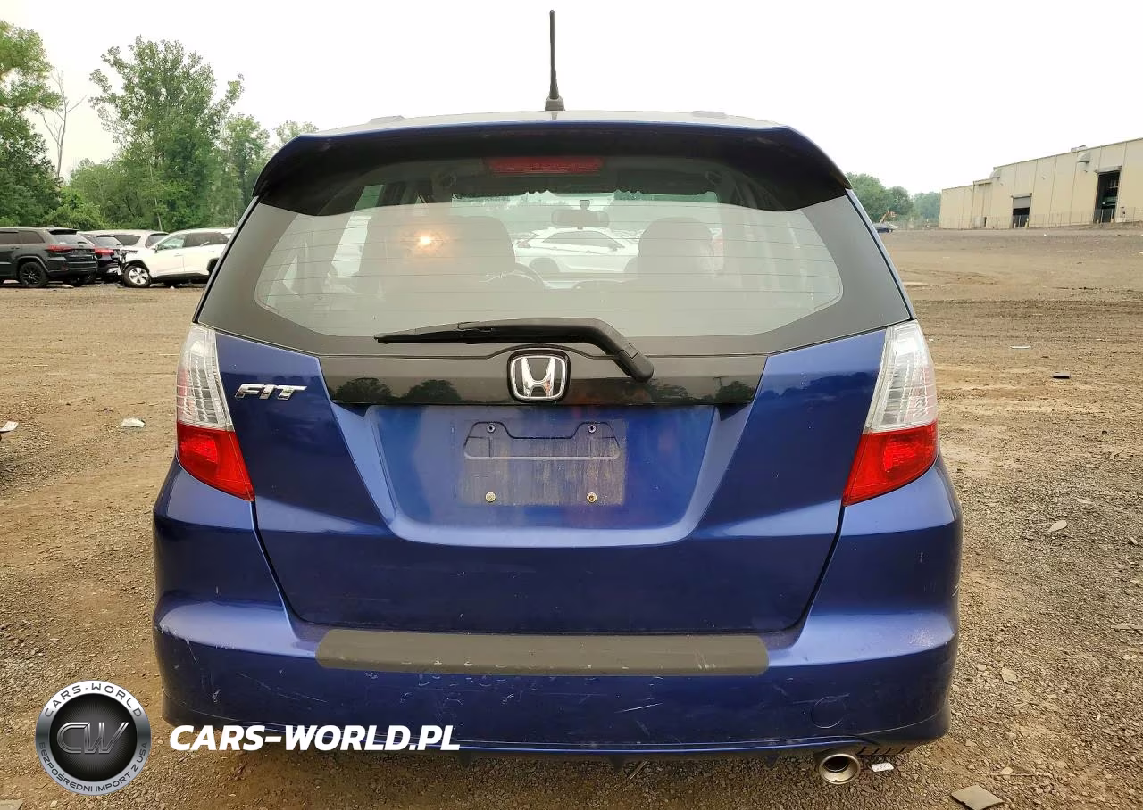 2011 Honda Fit Sport VIN:JHMGE8H57BC008823 - 6