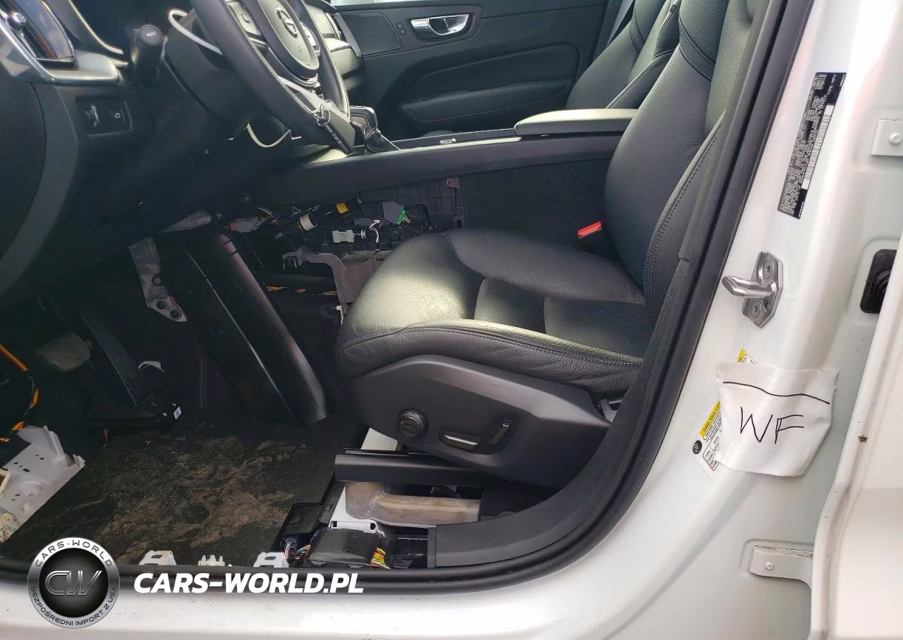 2020 Volvo Xc60 T5 Momentum VIN:YV4102RK3L1482978 - 13