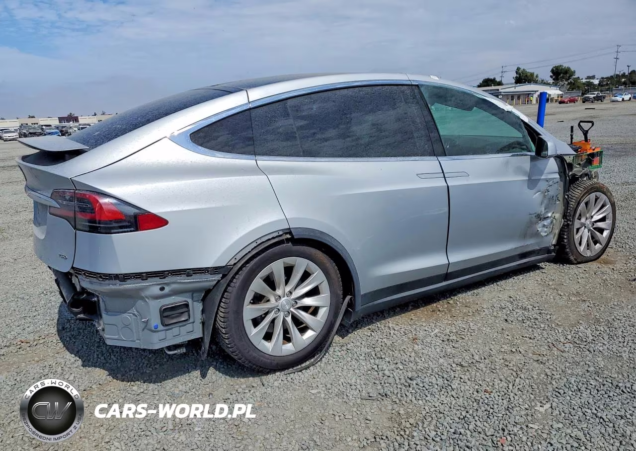 2016 Tesla Model X VIN:5YJXCAE24GF019426 - 3