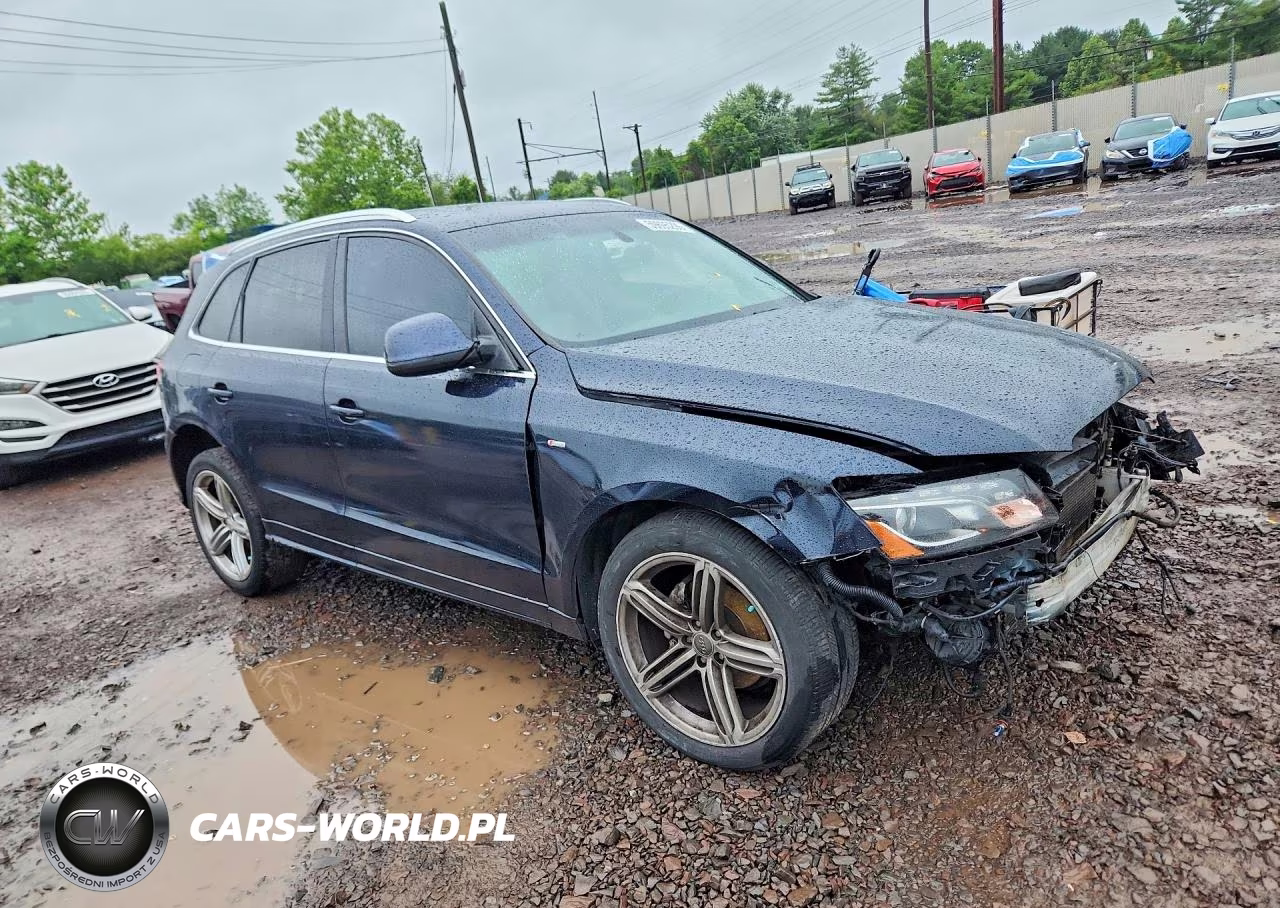 2010 Audi Q5 Premium Plus VIN:WA1MKBFP2AA103311 - 4