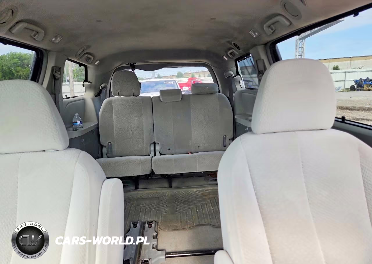 2013 Toyota Sienna Le VIN:5TDKK3DC3DS375084 - 10