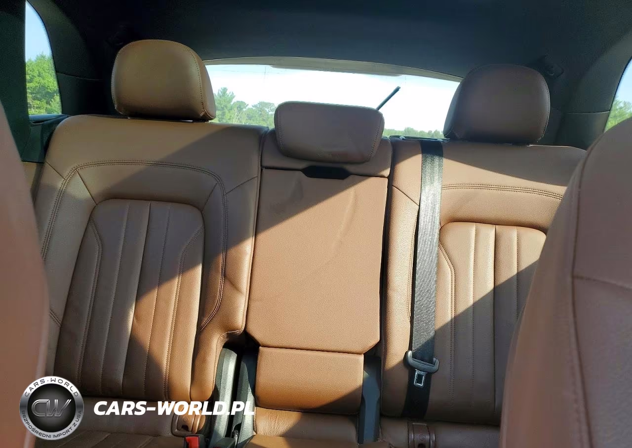 2018 Audi Q5 Premium Plus VIN:WA1BNAFY1J2100251 - 10