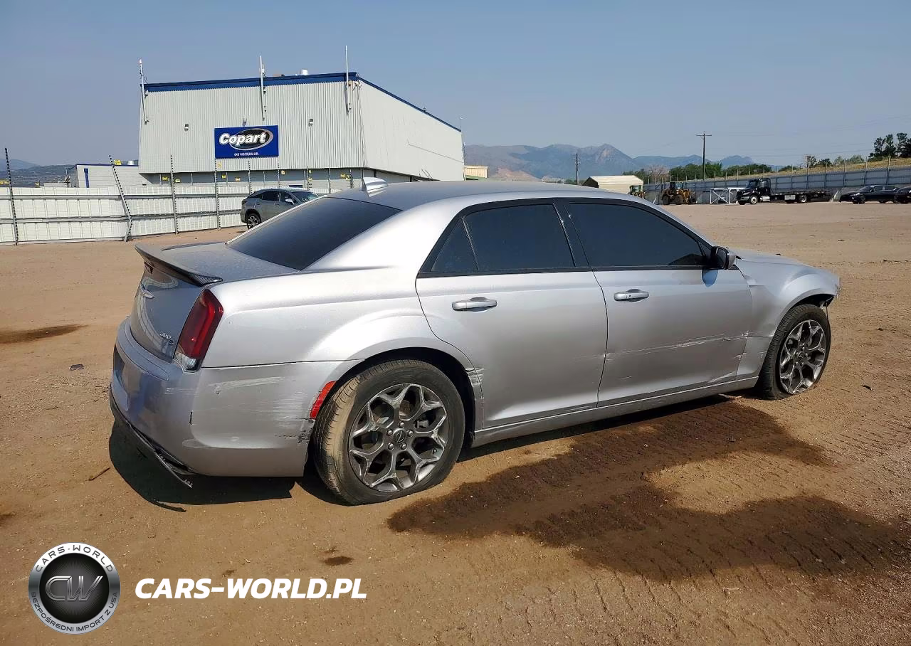 2016 Chrysler 300 S VIN:2C3CCAGG1GH182833 - 3