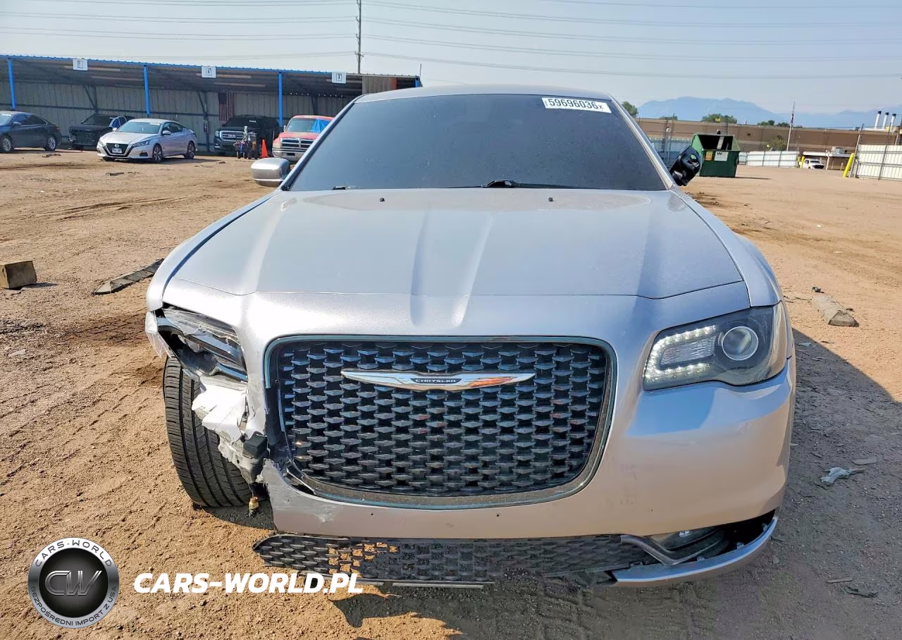 2016 Chrysler 300 S VIN:2C3CCAGG1GH182833 - 5